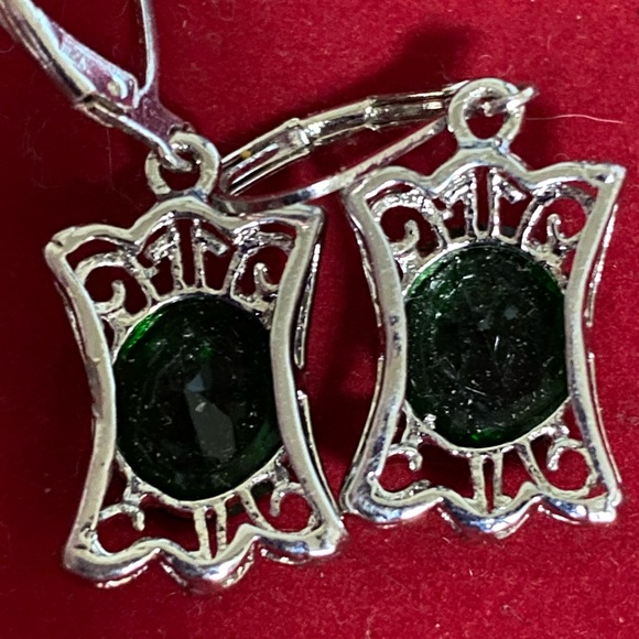 Emerald Leverback Earrings - Picture 5 of 7